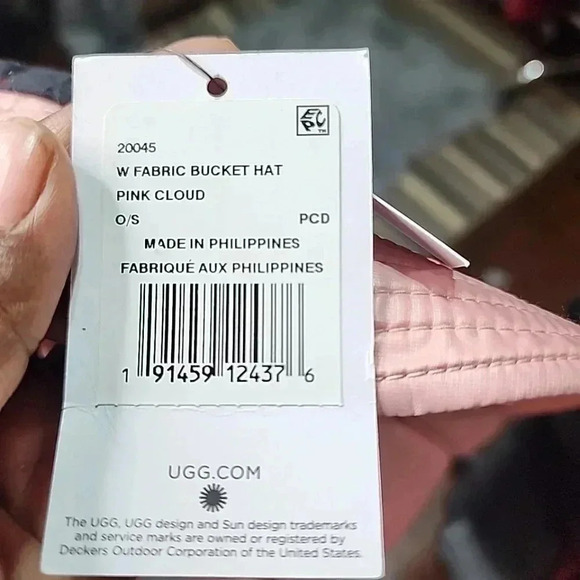 Ugg Fabric metallic Pink Bucket Hat. Nwt
